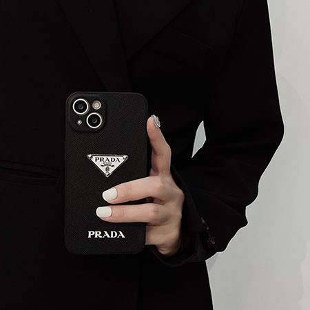 prada iphone 15カバー