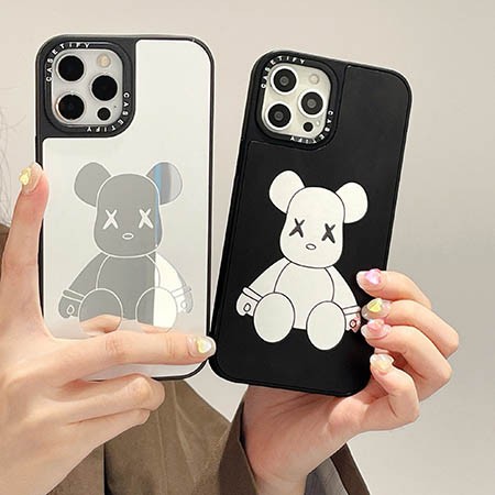 iphone 15 カウズ kaws カバー 