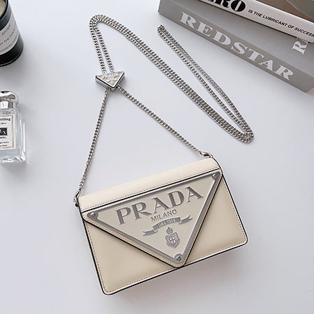 可愛い アイフォーン 15プロ max カバー プラダ prada  