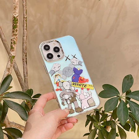 シリコン kaws カウズ カバー アイフォーン15プロmax 