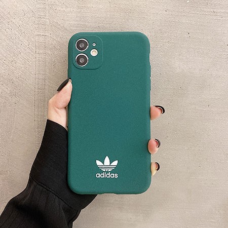 adidas風 アイフォーン13プロ 携帯ケース  キラキラ