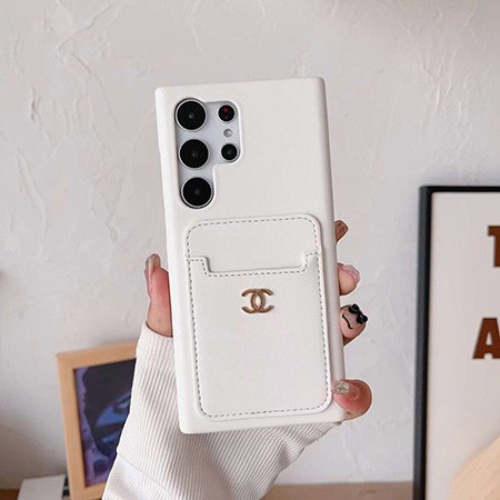 アイホン15pro シャネル スマホケース 