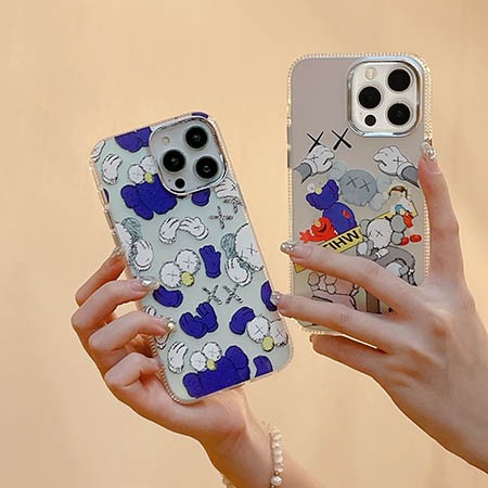 シリコン kaws カウズ カバー アイフォーン15プロmax 