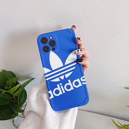 ブランド カバー アイフォン 15プラス adidas風 