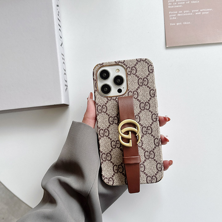 メタルロゴ gucci iphone 15 ケース