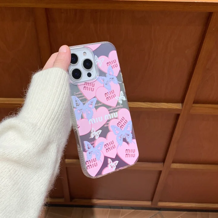 iphone 15 女性 ミュウミュウ miumiu iphone 15