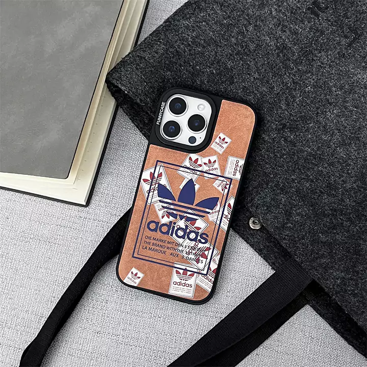 iphone 15 携帯ケース 女性 adidas風