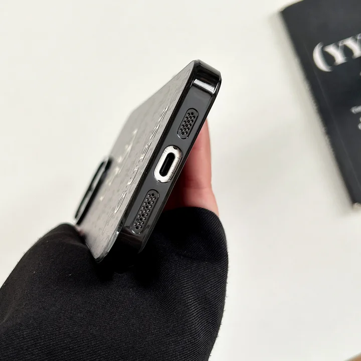 ハイブランド guess iphone 14 携帯ケース 